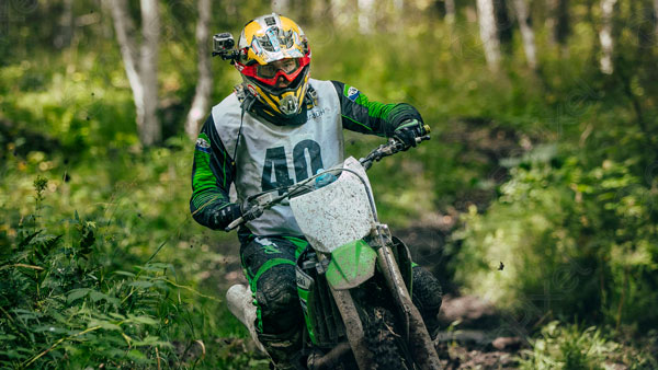 हेलमेट में कैमरा लगाने से अब रद्द हो सकता है ड्राइविंग लाइसेंस, जानें नया नियम