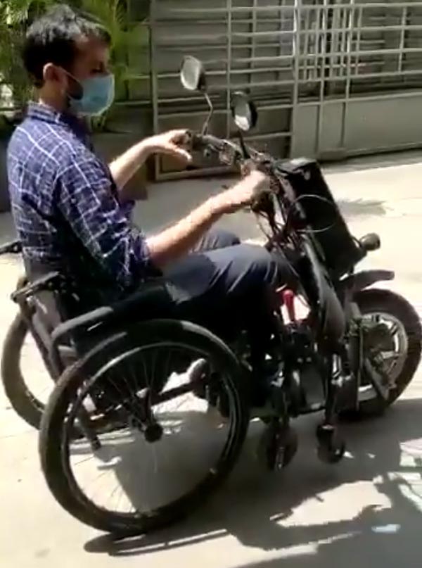 इलेक्ट्रिक व्हील चेयर के इनोवेशन से हुए प्रभावित हुए आनंद महिंद्रा, की मदद की पेशकश