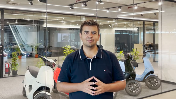 Ola Electric Scooter Price: ओला इलेक्ट्रिक स्कूटर की कीमत की जानकारी का खुलासा किया, देखें वीडियो