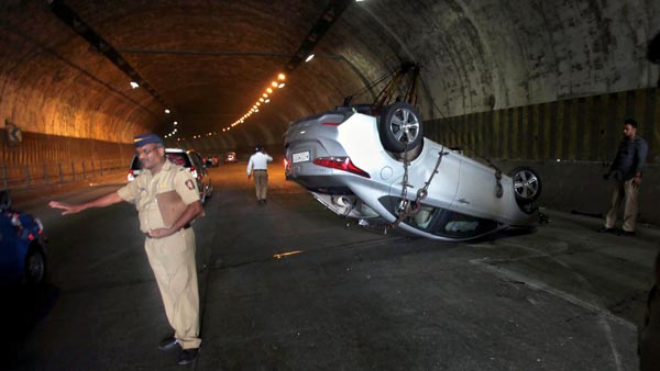 सड़क दुर्घटनाओं पर सामने आए चौंकाने वाले आंकड़े, इस राज्य की सड़कें सबसे ज्यादा असुरक्षित सड़क दुर्घटनाओं पर सामने आए चौंकाने वाले आंकड़े, इस राज्य की सड़कें सबसे ज्यादा असुरक्षित