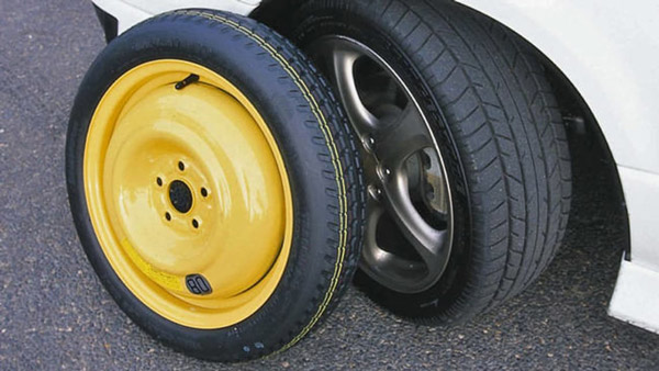 कार में छोटा Spare Wheel मिलने पर ग्राहक को मिला 25,000 रुपये मुआवजा, कोर्ट ने दिया आदेश