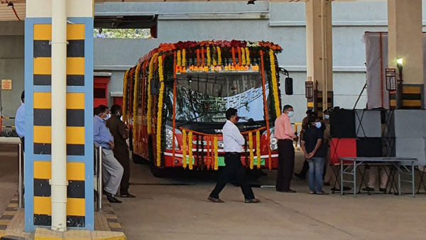 टाटा मोटर्स ने ‘बेस्ट’ को डिलीवर कीं 35 फुल-इलेक्ट्रिक एसी बसें, 340 इलेक्ट्रिक बसों का है करार