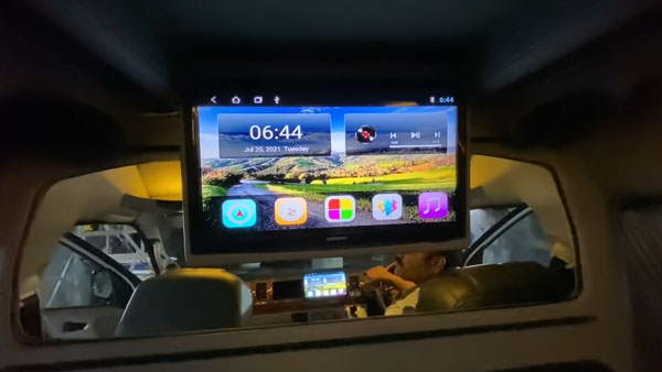 यह Toyota Hiace एक कार नहीं, बल्कि चलता-फिरता घर है, शानदार इंटीरियर देख हो जाएंगे दीवाने