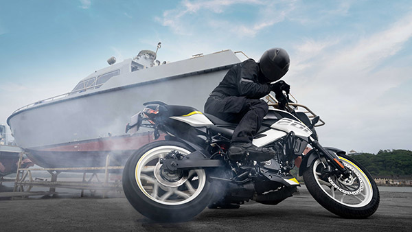 Upcoming Bikes: त्योहारी मौसम में लाॅन्च होने को तैयार है ये बाइक्स, जानें क्या होंगे फीचर्स