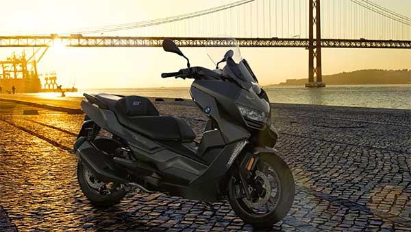 Upcoming Bikes: त्योहारी मौसम में लाॅन्च होने को तैयार है ये बाइक्स, जानें क्या होंगे फीचर्स