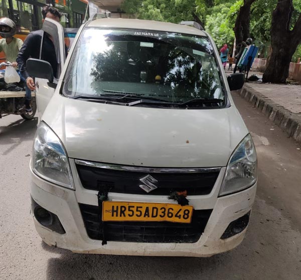 अब गाड़ी में नींबू-मिर्च लटकाने वालों का कटेगा चालान, दिल्ली ट्रैफिक पुलिस ने शुरू की स्पेशल ड्राइव