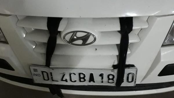 अब गाड़ी में नींबू-मिर्च लटकाने वालों का कटेगा चालान, दिल्ली ट्रैफिक पुलिस ने शुरू की स्पेशल ड्राइव