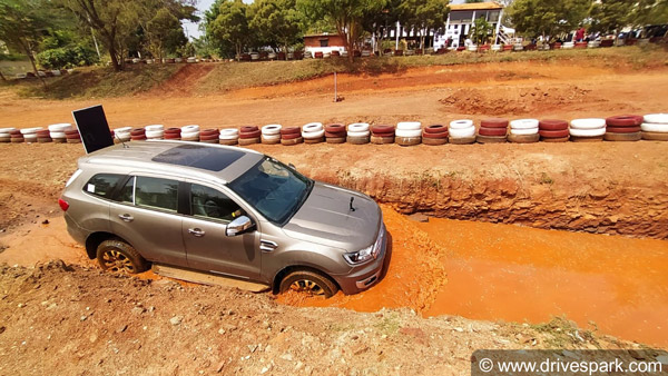 Ford के डीलरशिप होंगे कम और कुछ ही बेचेंगे नए वाहन, मौजूदा स्टॉक पर मिल रहे ऑफर्स