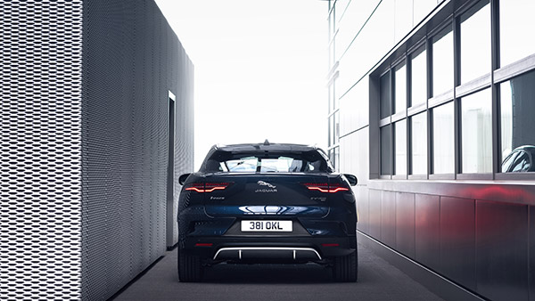 Jaguar I-Pace Black की भारत में बुकिंग हुई शुरू, जल्द ही होगी बाजार में लॉन्च