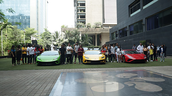 लेम्बोर्गिनी मना रही है 300 कारों की डिलीवरी का जश्न, ‘लेम्बोर्गिनी डे’ इवेंट का किया समापन