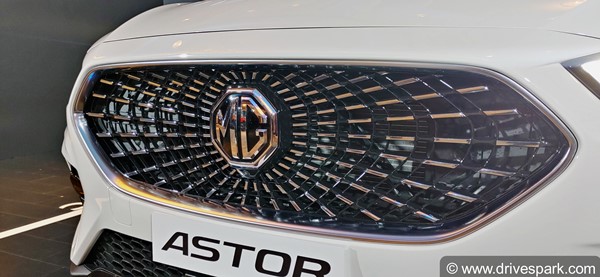 MG Astor First Look Review: एमजी एस्टर रिव्यू फीचर्स, इंजन, सेफ्टी, इंजन, स्टाइल आदि जानकारी