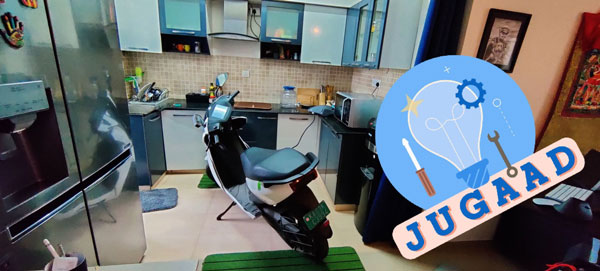 किचन में चार्ज करता यह व्यक्ति अपनी Ather Electric Scooter, जानें आखिर क्या है वजह