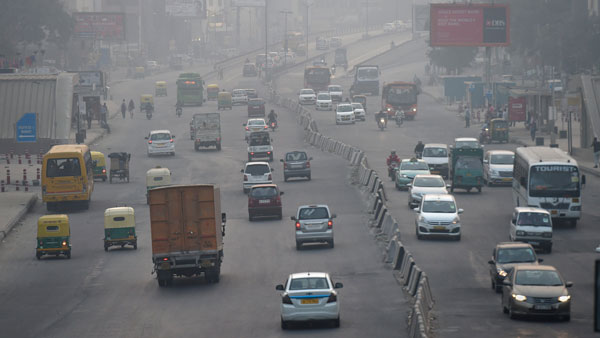 दिल्ली में बगैर वैद्य पीयूसी के गाड़ी चलाई तो लगेगा 10,000 रुपये का जुर्माना, हो सकती है 6 महीने की जेल