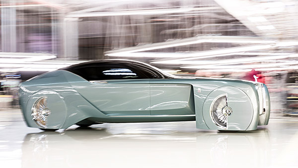 कल दुनिया के सामने आएगी Rolls Royce की पहली Electric Car, होने वाली है बेहद लग्जरी