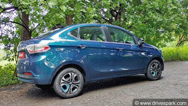2021 Tata Tigor EV रिव्यू: रेंज, चार्जिंग, ड्राइविंग अनुभव, फीचर्स, वैरिएंट, डिजाईन जानकारी