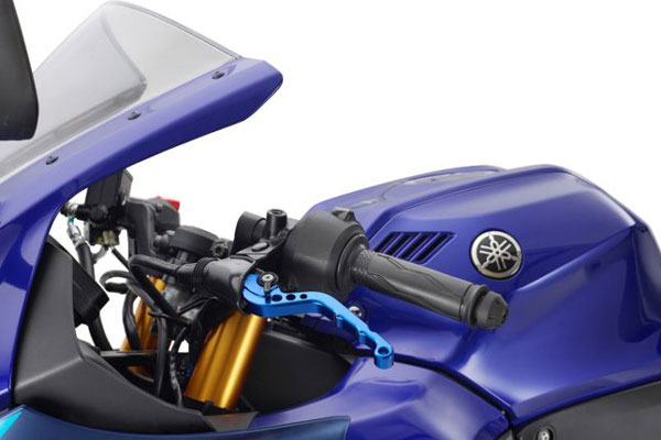 अब नई Yamaha R15 को बनाएं और भी बेहतर, कंपनी ने लाॅन्च की एक्सेसरीज पैक, बस इतनी है कीमत