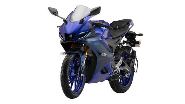 नई Yamaha R15 पहले से है ज्यादा स्पोर्टी और आकर्षक, जानें बाइक के बारे में कुछ खास बातें