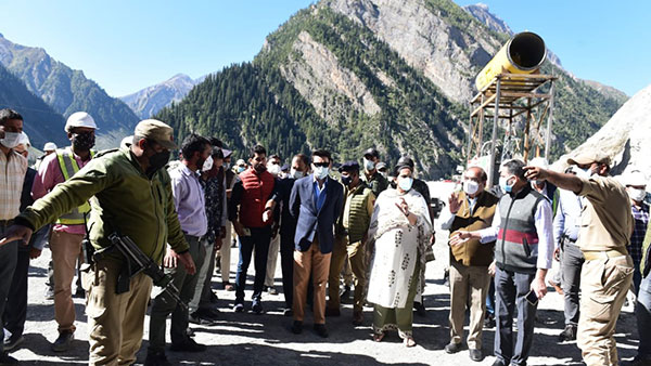 नितिन गडकरी आज करेंगे एशिया की सबसे लंबी टनल का निरीक्षण, जानें क्यों है देश के लिए महत्वपूर्ण