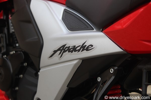 TVS की बाइक्स पर हो रही है ऑफरों की बरसात, त्योहारी सीजन में करें 8,000 रुपये तक की बचत