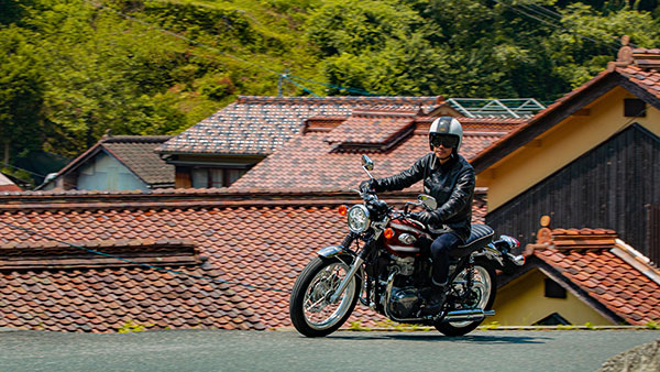 नई Kawasaki W800 ग्लोबल स्तर पर हुई पेश, जानें क्या हुए हैं बदलाव और नया अपडेट