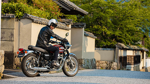 नई Kawasaki W800 ग्लोबल स्तर पर हुई पेश, जानें क्या हुए हैं बदलाव और नया अपडेट