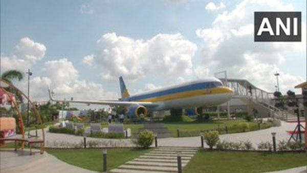 वडोदरा में खुला Airplane की थीम का रेस्टोरेंट, अंदर जाने के लिए लेना पड़ता है बोर्डिंग पास