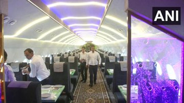 वडोदरा में खुला Airplane की थीम का रेस्टोरेंट, अंदर जाने के लिए लेना पड़ता है बोर्डिंग पास
