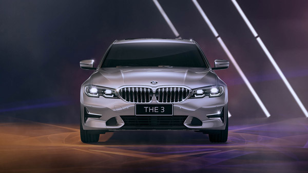 बाॅलिवुड स्टार गोविंदा ने अपनी पत्नी को गिफ्ट की BMW की लग्जरी कार, देखें तस्वीरें