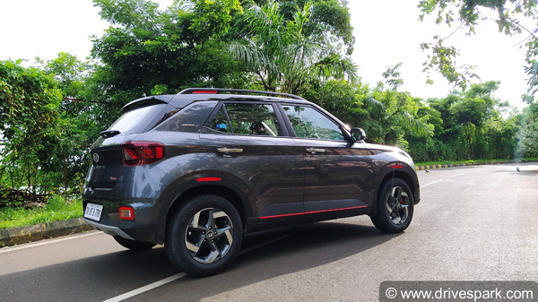 Hyundai Venue के फेसलिफ्ट वर्जन पर चल रहा काम, अगले साल हो सकती है लॉन्च