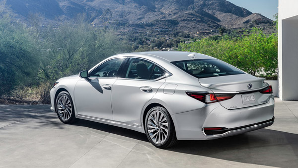 नई 2021 Lexus ES300h सेडान भारतीय बाजार में हुई लॉन्च, जानें क्या है कीमत और फीचर्स