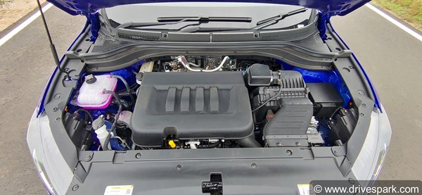 Mahindra XUV700 को मिली जबरदस्त बुकिंग, दो सप्ताह में आंकड़ा 65,000 यूनिट के पार Mahindra XUV700 को मिली जबरदस्त बुकिंग, दो सप्ताह में आंकड़ा 65,000 यूनिट के पार