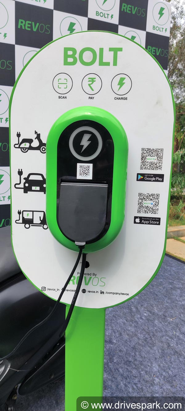 REVOS ने भारत में BOLT IoT- इनेबल्ड चार्जिंग पॉइंट किया पेश, अब इससे भी हो सकती है कमाई, जानें कैसे