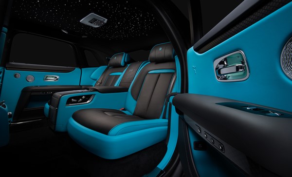 नई Rolls Royce Ghost Black Badge का हुआ खुलासा, तस्वीरें देख हो जाएंगे दीवाने