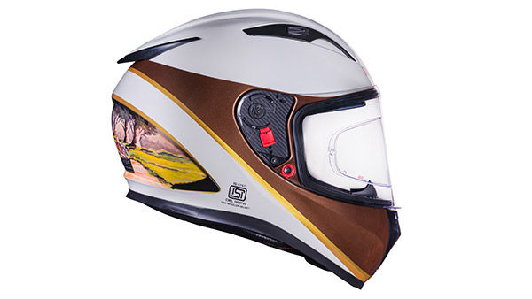 Royal Enfield ने पेश किए दो नए हेलमेट, कंपनी की 120वीं वर्षगांठ पर पेश हो रही स्पेशल सीरीज