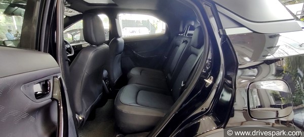 Tata Nexon अब इस रंग में नहीं आएगी नजर, कुल 5 रंग विकल्प में ही उपलब्ध