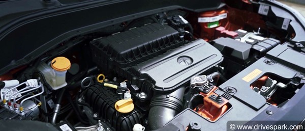 Tata Punch भारत में 5.49 लाख रुपये में हुई लॉन्च, जानें वैरिएंट, फीचर्स, इंजन जानकारी