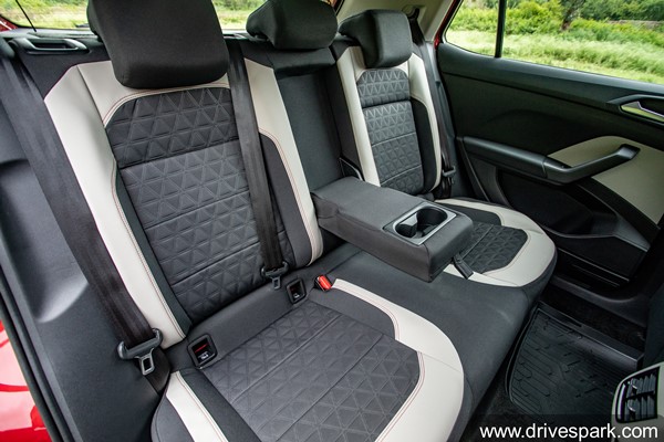 Volkswagen Taigun की बुकिंग 16,000 यूनिट्स के हुई पार, जानें क्या है कीमत और फीचर्स