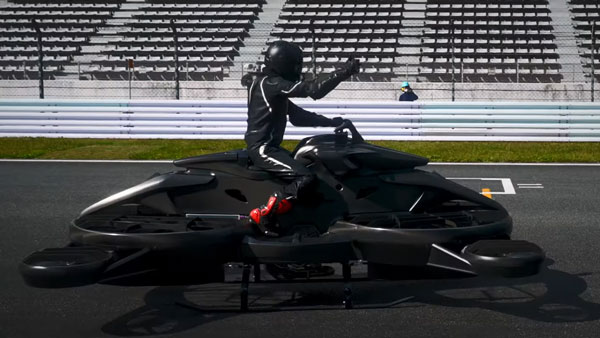 फ्लाइंग कार के बाद अब आ गई उड़ने वाली बाइक, कीमत जान रह जाएंगे हैरान