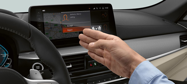 अब चिप की कमी के चलते BMW अपने कारों से हटा टचस्क्रीन फंक्शन, यह मॉडल्स होंगी प्रभावित