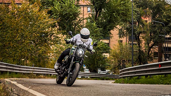 Benelli Leoncino 125 EICMA मोटरसाइकिल शो में हुई पेश, जानें इस बाइक में क्या है खास