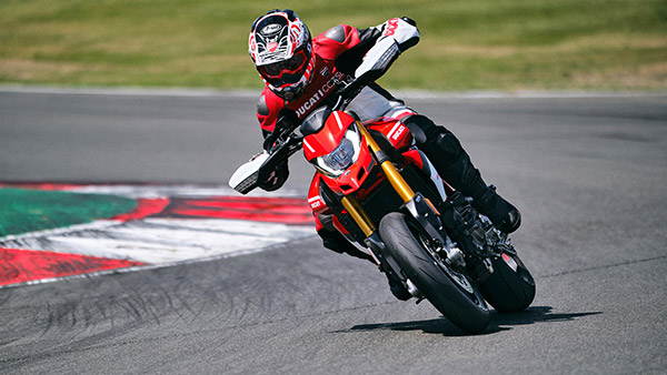 2021 Ducati Hypermotard 950 आगामी 10 नवंबर को भारत में होगी लॉन्च, जानें क्या हुए हैं अपडेट