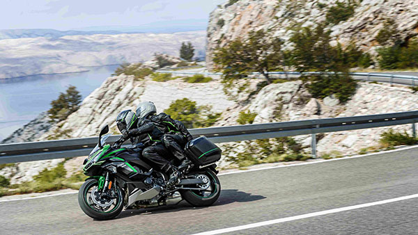 2022 Kawasaki Ninja 1000SX भारतीय बाजार में हुई लॉन्च, जानें क्या है कीमत और नए अपडेट