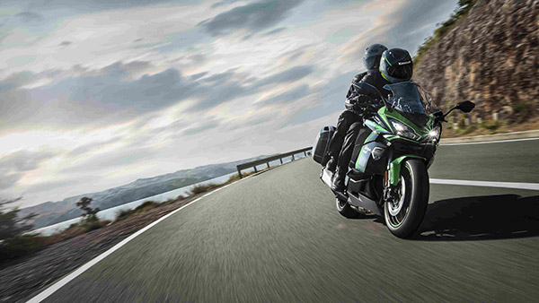 2022 Kawasaki Ninja 1000SX भारतीय बाजार में हुई लॉन्च, जानें क्या है कीमत और नए अपडेट