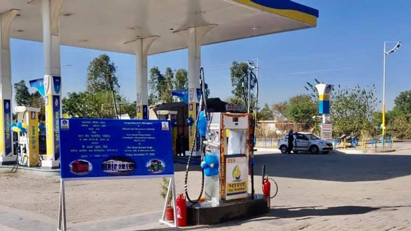 VAT Reduced On Fuel: दिल्ली में पेट्रोल-डीजल पर वैट हुआ कम, जानें क्या है ईंधन पर नए वैट की दर