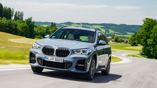 अब चिप की कमी के चलते BMW अपने कारों से हटा टचस्क्रीन फंक्शन, यह मॉडल्स होंगी प्रभावित