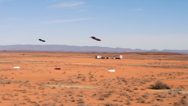 आयोजित हुई दुनिया की पहली इलेक्ट्रिक Flying Car ड्रैग रेस, सामने आया हैरान करने वाला वीडियो