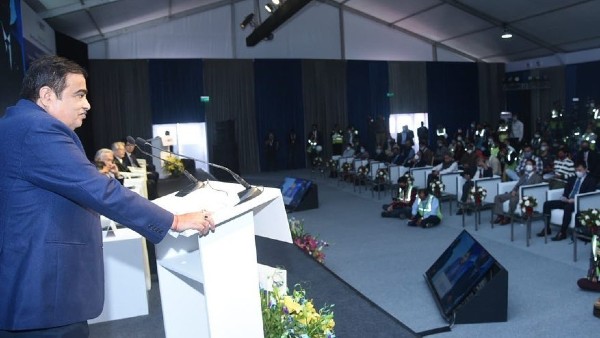 नितिन गडकरी ने नोएडा में किया मारुति के पहले स्क्रैपिंग प्लांट का उद्घाटन, हर साल कबाड़ होंगे 24,000 वाहन