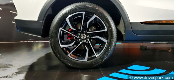 MG Astor की डिलीवरी के लिए करना होगा इंतजार, सेमीकंडक्टर की कमी के चलते उत्पादन हुआ बाधित