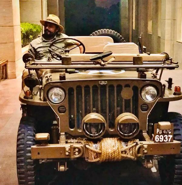 अभिनेता Randeep Hooda की सवारी बनी विंटेज Willys Jeep, ताजा तस्वीरें आईं सामने