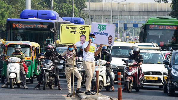 दिल्ली में 3 दिसंबर तक पेट्रोल-डीजल वाहनों की एंट्री बंद, इलेक्ट्रिक, सीएनजी वाहनों को इस दिन से मिलेगी छूट